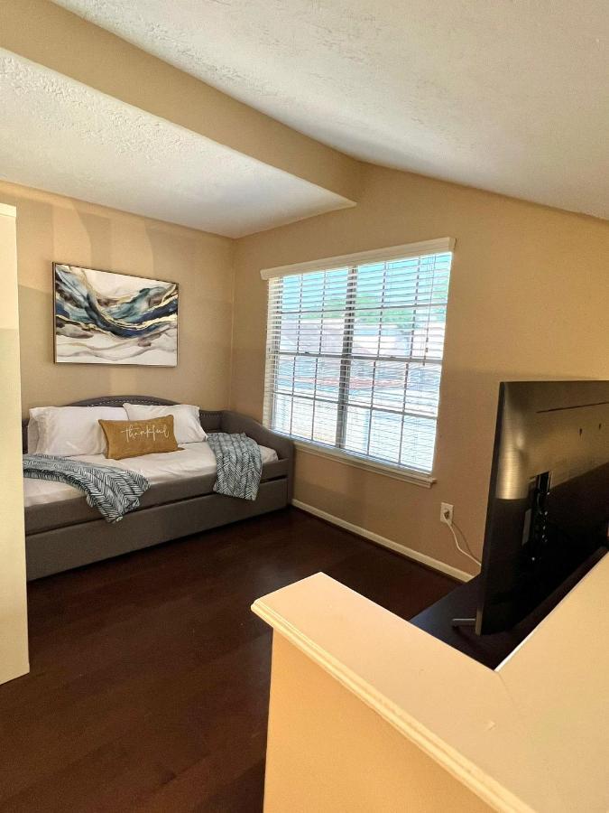 Centrally Located Houston Retreat! Sleeps 8, 10 Min To Downtown, Free Parking Exterior foto