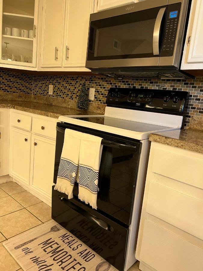 Centrally Located Houston Retreat! Sleeps 8, 10 Min To Downtown, Free Parking Exterior foto